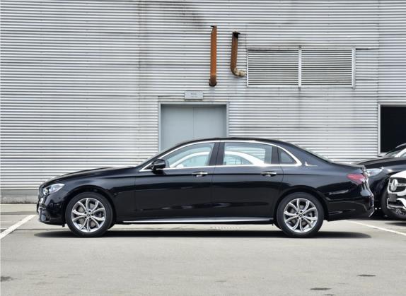 奔驰E级 2022款 改款三 E 300 L 运动豪华型 外观   正侧