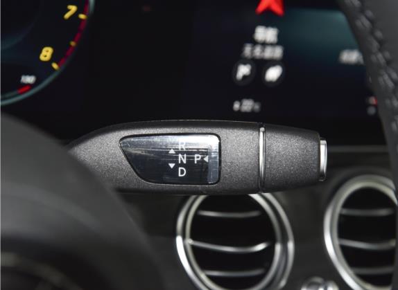 奔驰E级 2022款 改款三 E 300 L 运动豪华型 中控类   挡把