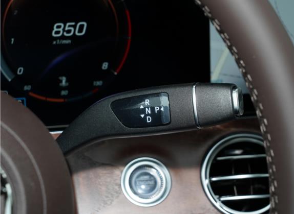 奔驰E级 2022款 改款二 E 260 L 4MATIC 中控类   挡把