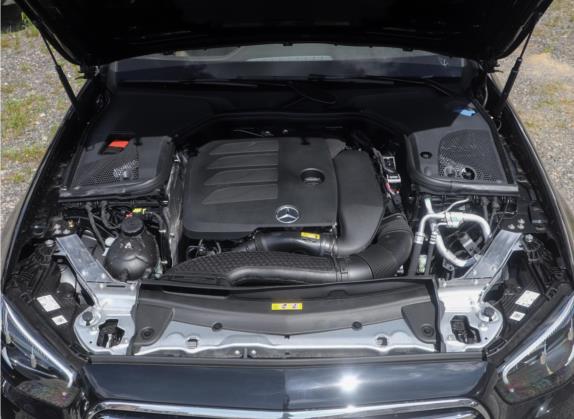 奔驰E级 2022款 改款三 E 300 L 时尚型 其他细节类   发动机舱