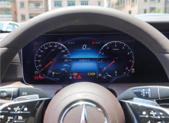 奔驰E级 2022款 改款三 E 300 L 时尚型 中控类   仪表盘