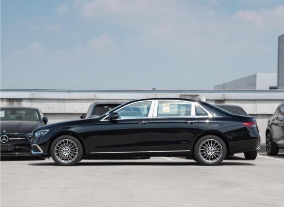 奔驰E级 2023款 E 260 L 外观   正侧