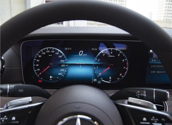 奔驰E级 2023款 E 260 L 中控类   仪表盘