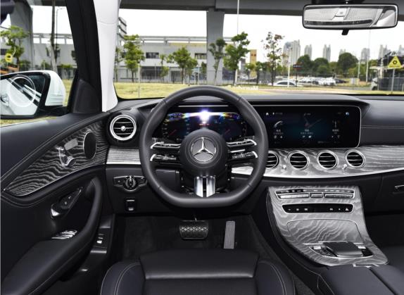 奔驰E级 2023款 E 260 L 运动型 中控类   驾驶位