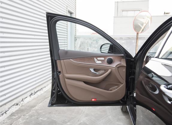 奔驰E级 2023款 E 260 L 4MATIC 车厢座椅   前门板