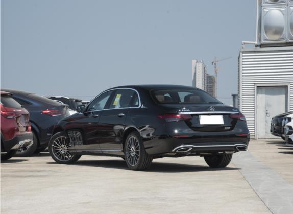 奔驰E级 2023款 E 260 L 4MATIC 外观   斜后