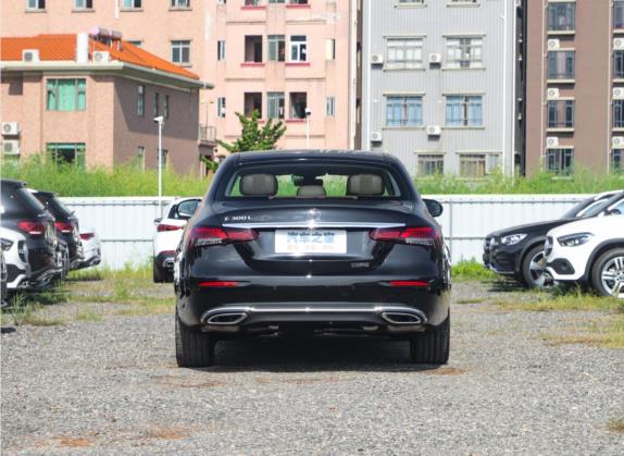 奔驰E级 2023款 E 300 L 时尚型 外观   正后