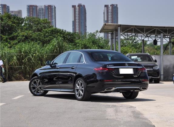 奔驰E级 2023款 E 300 L 运动时尚型 外观   斜后