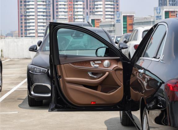奔驰E级 2023款 E 300 L 尊贵型 车厢座椅   前门板