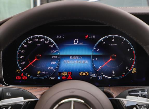 奔驰E级 2023款 E 300 L 尊贵型 中控类   仪表盘