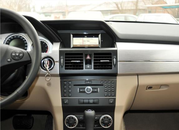 奔驰GLK级 2012款 GLK 300 4MATIC 动感型 中控类   中控台