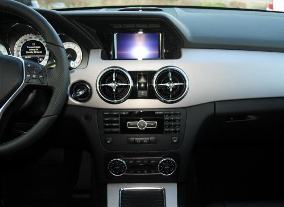 奔驰GLK级 2013款 GLK 300 4MATIC 动感型 中控类   中控台