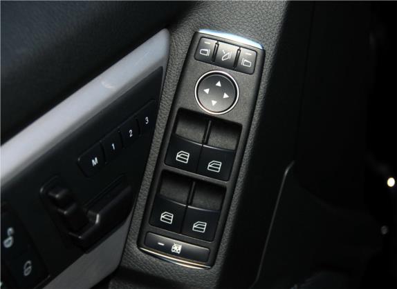奔驰GLK级 2013款 GLK 300 4MATIC 动感型 车厢座椅   门窗控制
