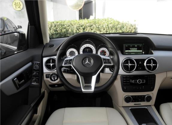 奔驰GLK级 2015款 GLK 260 4MATIC 时尚型 极致版 中控类   驾驶位
