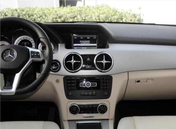 奔驰GLK级 2015款 GLK 260 4MATIC 时尚型 极致版 中控类   中控台