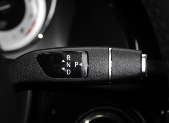 奔驰GLK级 2015款 GLK 300 4MATIC 豪华型 极致版 中控类   挡把