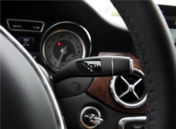 奔驰GLA 2015款 GLA 260 4MATIC 运动型 中控类   挡把