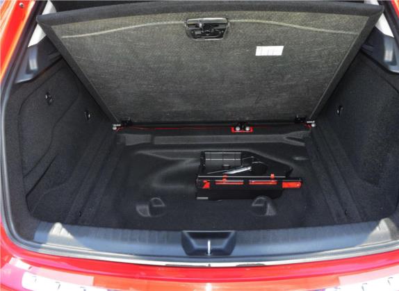 奔驰GLA 2015款 GLA 220 4MATIC 豪华型 其他细节类   备胎