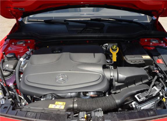 奔驰GLA 2015款 GLA 220 4MATIC 豪华型 其他细节类   发动机舱