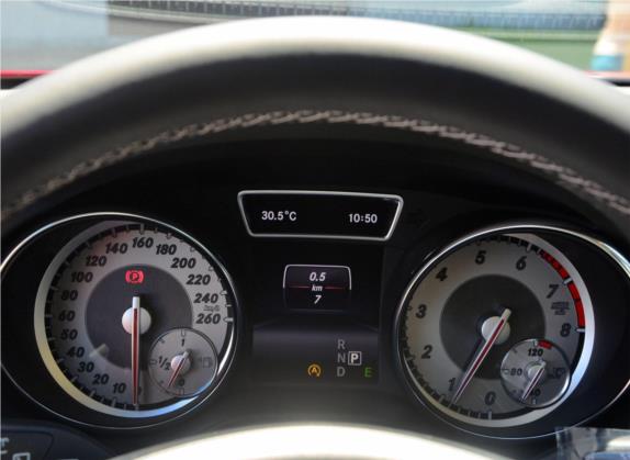 奔驰GLA 2015款 GLA 220 4MATIC 豪华型 中控类   仪表盘