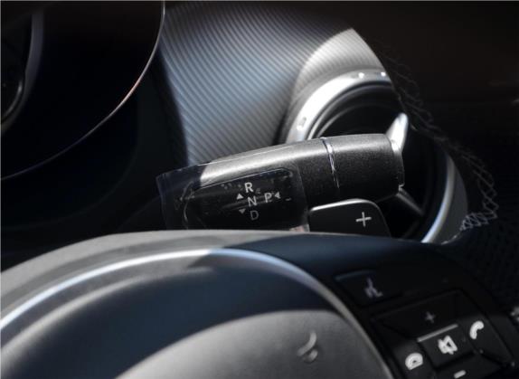 奔驰GLA 2015款 GLA 220 4MATIC 豪华型 中控类   挡把