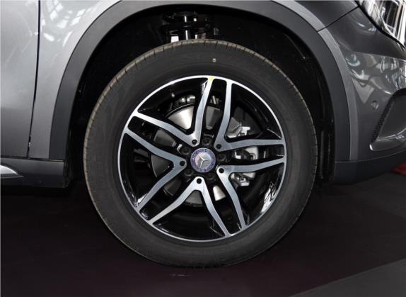 奔驰GLA 2015款 GLA 220 4MATIC 时尚型 其他细节类   前轮