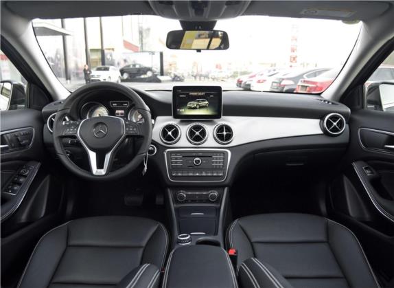 奔驰GLA 2016款 GLA 220 4MATIC 时尚型 中控类   中控全图
