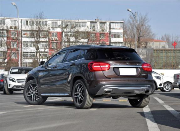 奔驰GLA 2016款 GLA 220 4MATIC 时尚型 外观   斜后