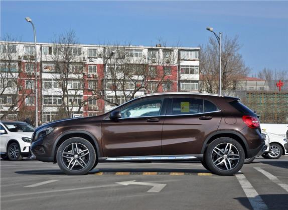 奔驰GLA 2016款 GLA 220 4MATIC 时尚型 外观   正侧