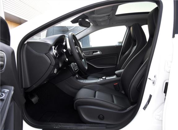 奔驰GLA 2016款 GLA 220 4MATIC 豪华型 车厢座椅   前排空间