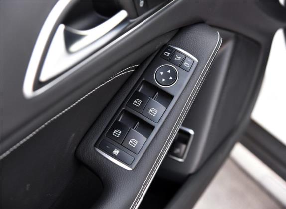 奔驰GLA 2016款 GLA 220 4MATIC 豪华型 车厢座椅   门窗控制