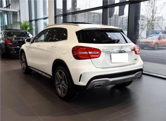 奔驰GLA 2016款 GLA 260 4MATIC 运动型 外观   斜后