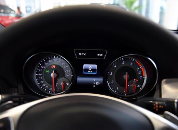 奔驰GLA 2016款 GLA 260 4MATIC 运动型 中控类   仪表盘