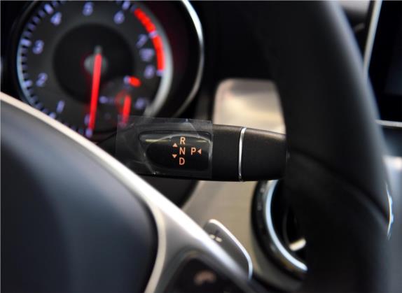 奔驰GLA 2016款 GLA 260 4MATIC 运动型 中控类   挡把