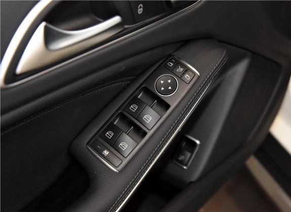 奔驰GLA 2016款 GLA 260 4MATIC 运动型 车厢座椅   门窗控制