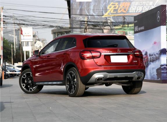 奔驰GLA 2017款 GLA 220 4MATIC 时尚型 外观   斜后