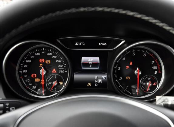 奔驰GLA 2017款 GLA 220 4MATIC 时尚型 中控类   仪表盘