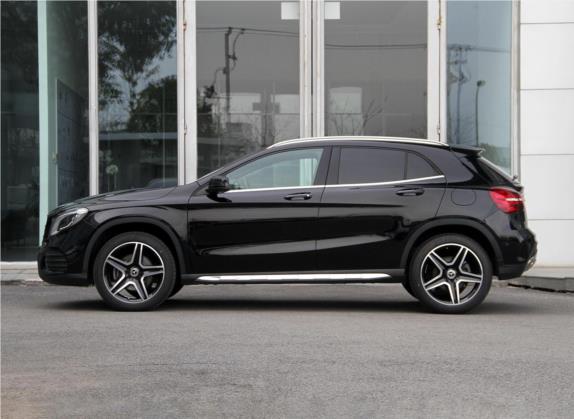 奔驰GLA 2018款 GLA 260 4MATIC 运动型 外观   正侧