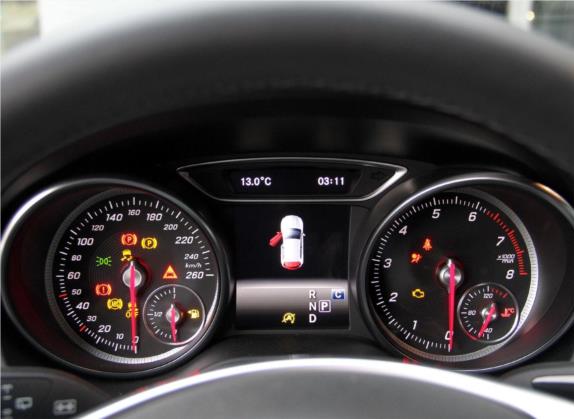 奔驰GLA 2018款 GLA 260 4MATIC 运动型 中控类   仪表盘