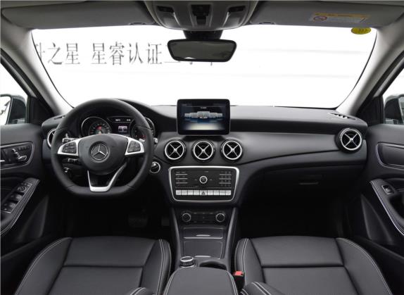 奔驰GLA 2019款 GLA 220 4MATIC 运动型 中控类   中控全图