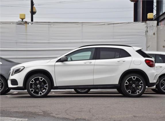 奔驰GLA 2019款 GLA 220 4MATIC 运动型 外观   正侧