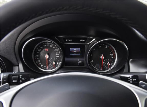 奔驰GLA 2019款 GLA 260 4MATIC 运动型 中控类   仪表盘