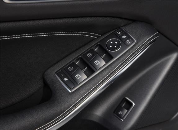 奔驰GLA 2019款 GLA 260 4MATIC 运动型 车厢座椅   门窗控制