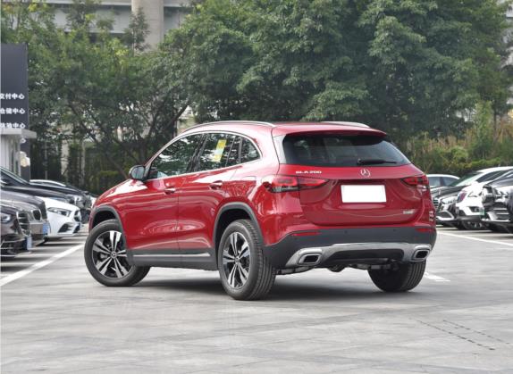 奔驰GLA 2022款 GLA 200 外观   斜后