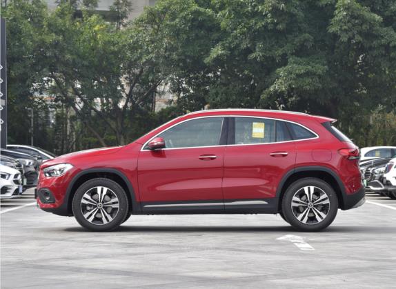 奔驰GLA 2022款 GLA 200 外观   正侧