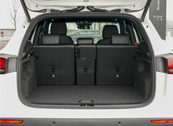 奔驰GLA 2022款 改款 GLA 200 4MATIC 车厢座椅   后备厢