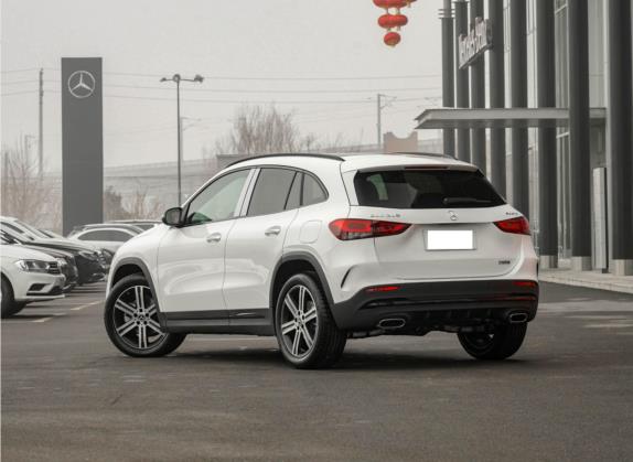 奔驰GLA 2022款 改款 GLA 200 4MATIC 外观   斜后
