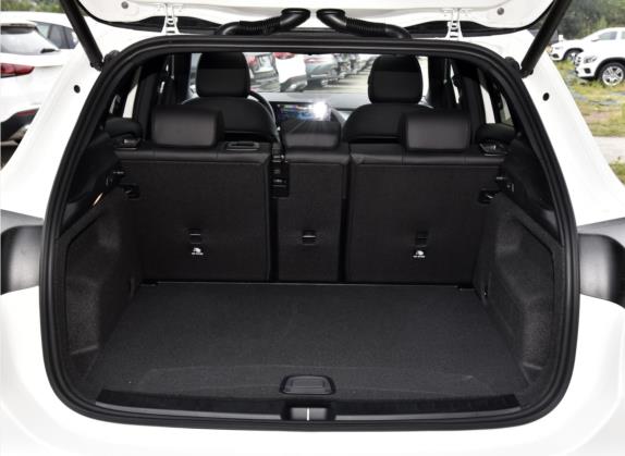 奔驰GLA 2022款 GLA 220 4MATIC 车厢座椅   后备厢
