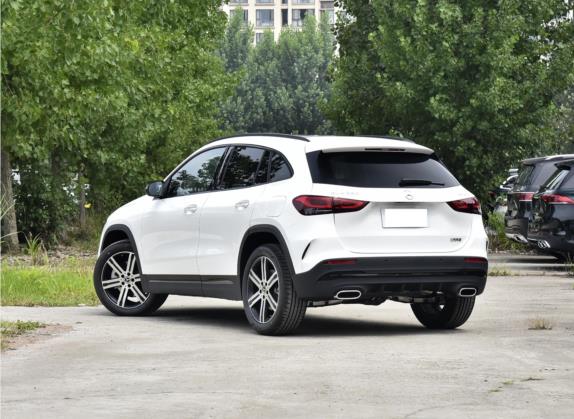 奔驰GLA 2022款 GLA 220 4MATIC 外观   斜后