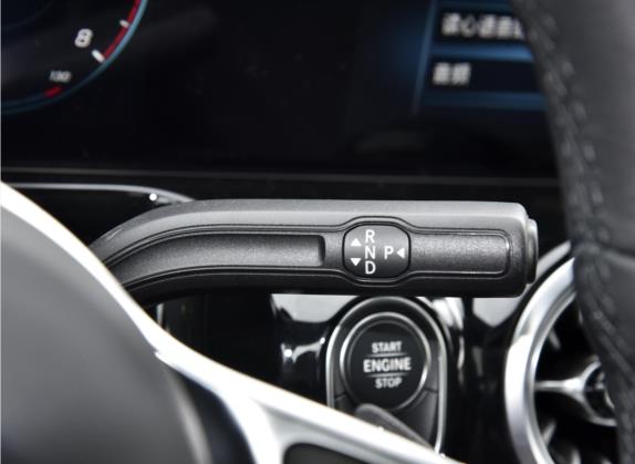 奔驰GLA 2022款 GLA 220 4MATIC 中控类   挡把